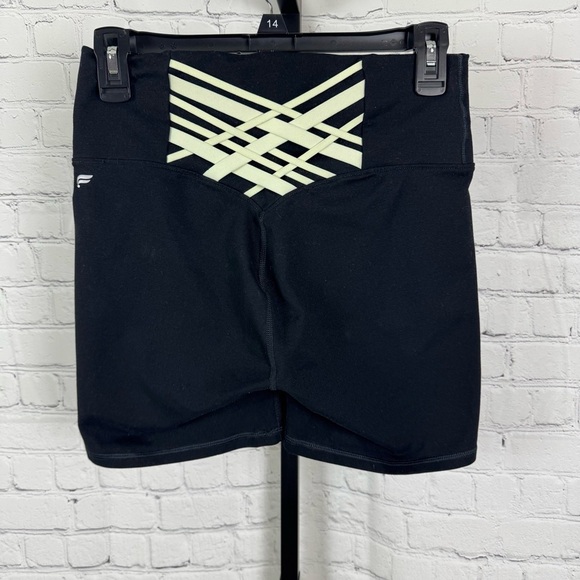 Boost PowerHold® High-Waisted 6'' Short Black/Lemon Creme Color *No Size* - Picture 1 of 5